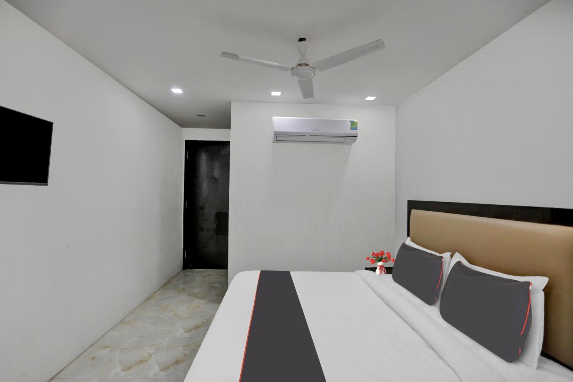 Super Townhouse The Arrow Near Lotus Temple Hotel New Delhi Exterior foto