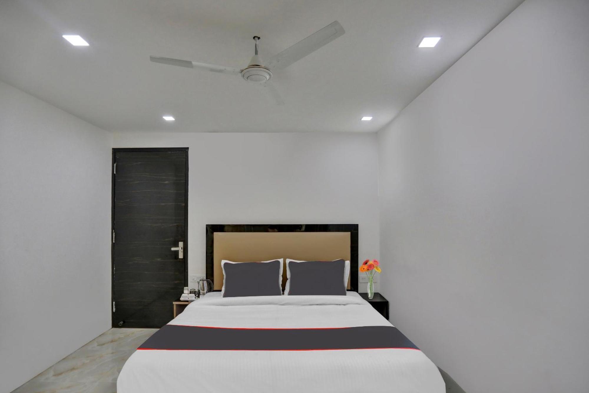 Super Townhouse The Arrow Near Lotus Temple Hotel New Delhi Exterior foto