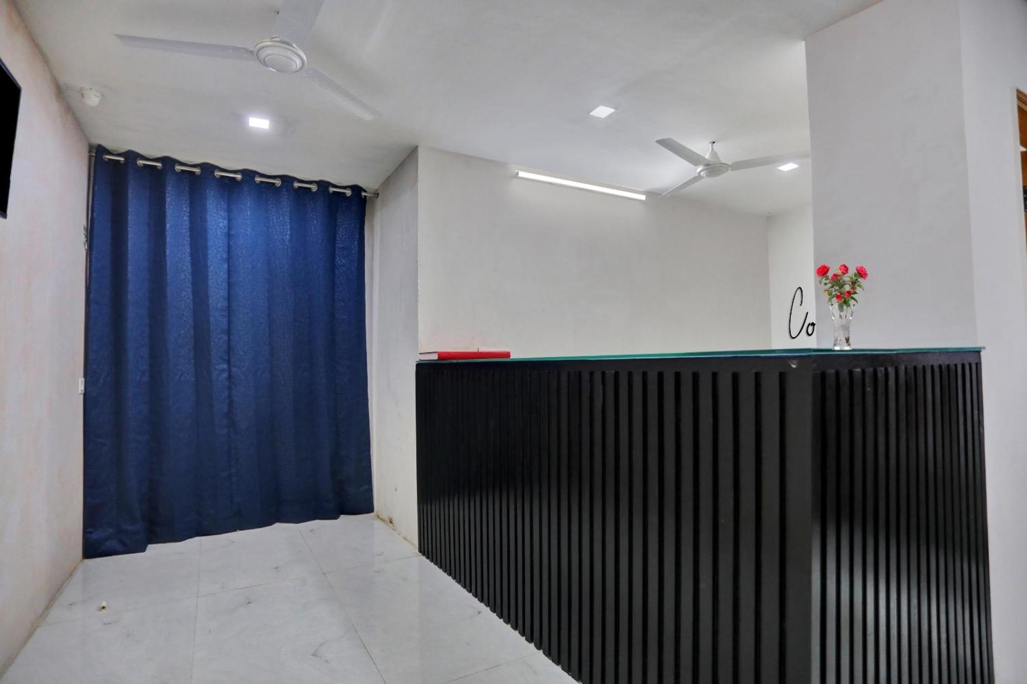 Super Townhouse The Arrow Near Lotus Temple Hotel New Delhi Exterior foto