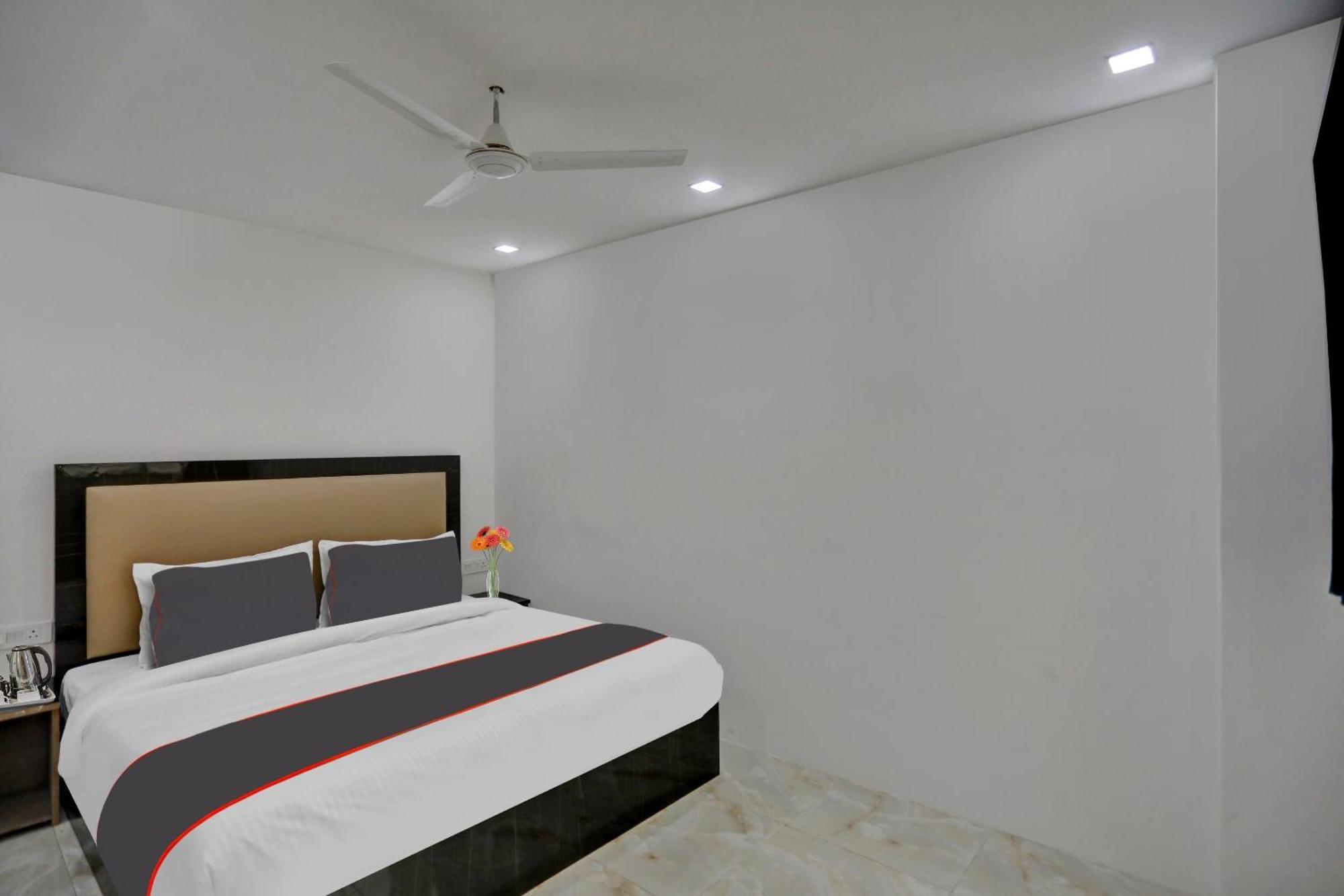 Super Townhouse The Arrow Near Lotus Temple Hotel New Delhi Exterior foto