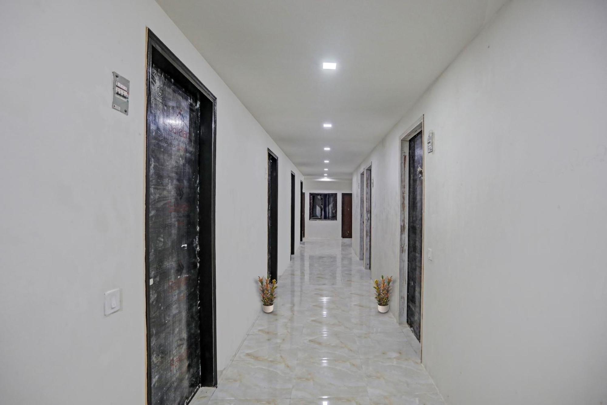 Super Townhouse The Arrow Near Lotus Temple Hotel New Delhi Exterior foto